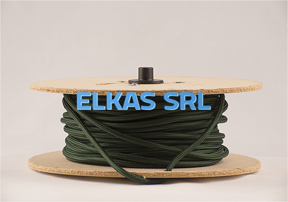 Nossos cabos são certificados. Eles também têm um processo de colagem que os impede de serem desintegrados em sua armadura